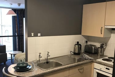 1 bed studio, Lady Lawson Street, Tollcross, Edinburgh, EH39DH - Image 3